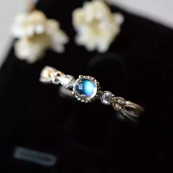 Prírodné modré moonstone krúžok, jednoduché a nádherné, kvalitné drahokamy, striebro 925