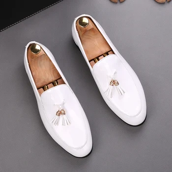 známa značka pánskej módy patent kožené topánky sklzu na strapec topánky čierne biele oxfords mokasíny strany banquet nosenie chaussures